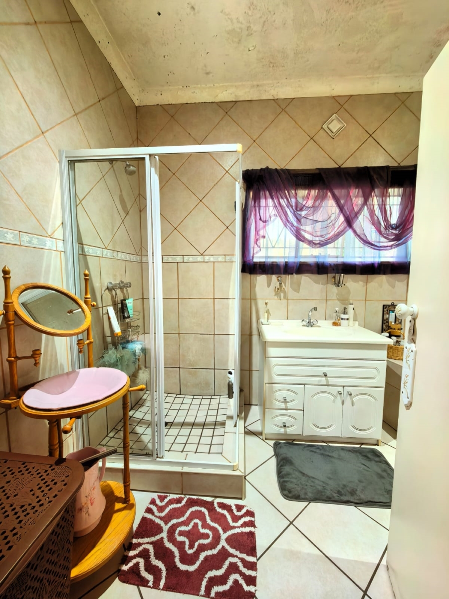 5 Bedroom Property for Sale in Sasolburg Ext 4 Free State